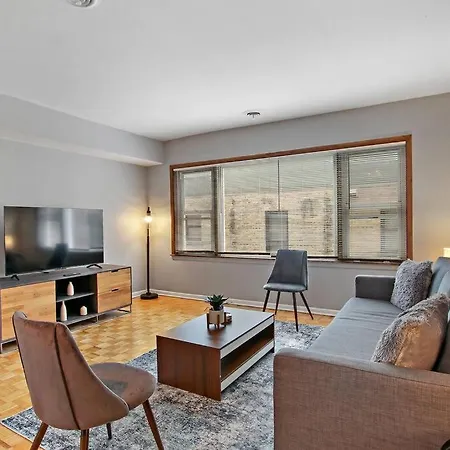 Prime 2Br Chicago Apartment - Church 304